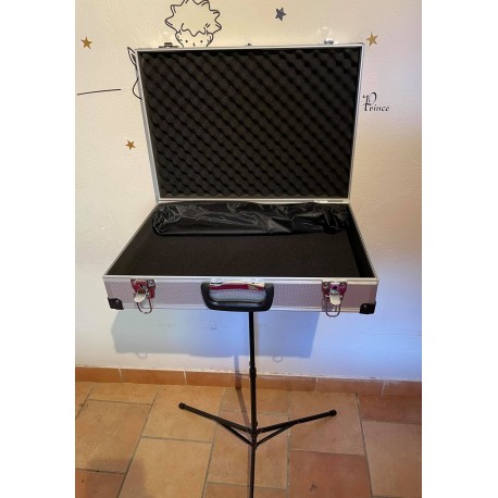 valigetta tavolino con treppiedi